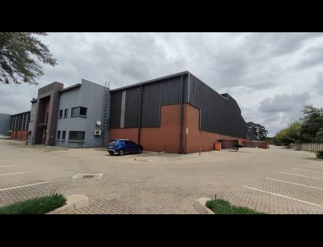 INDUSTRIAL PROPERTY TO RENT IN POMONA